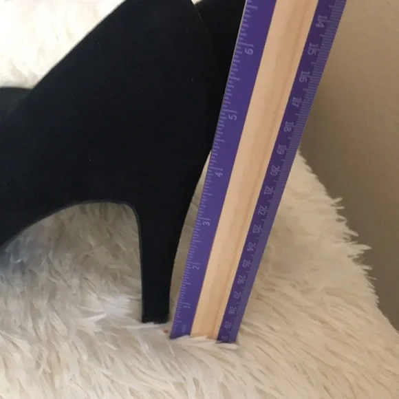 Kelly & Katie Black Suede heels sz 10 - Picture 4 of 7
